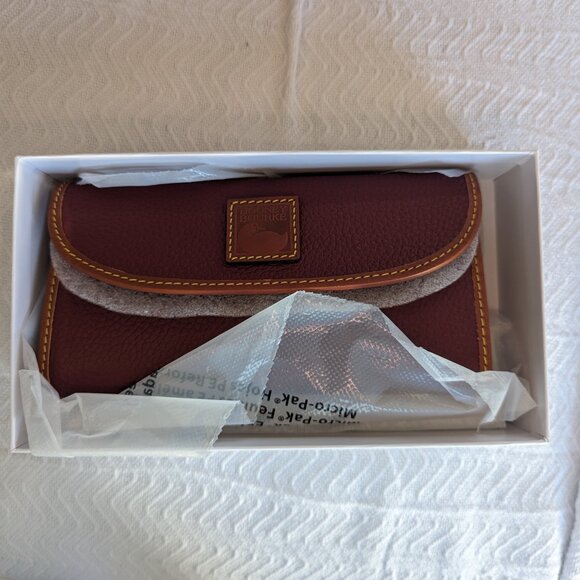 Dooney and Bourke NWT Purse w/ matching wallet - Picture 3 of 7